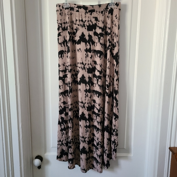 Reverse Dye Asymmetrical Skirt - Picture 2 of 5